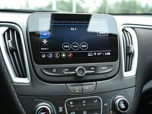 Used 2023 Chevrolet Malibu LT image 36