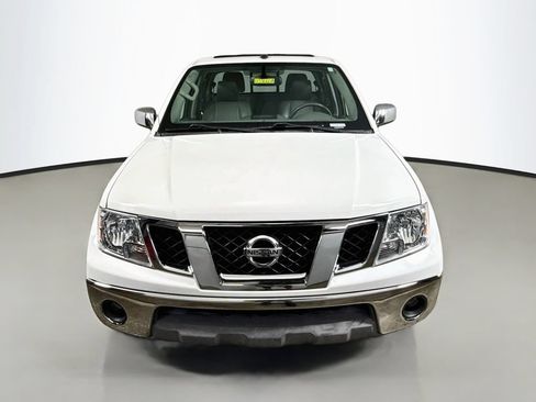 Used 2019 Nissan Frontier SL RWD image 2
