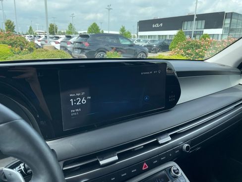 Used 2024 Hyundai Palisade SEL FWD image 16
