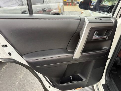 Used 2016 Toyota 4Runner Limited AWD/4WD image 81