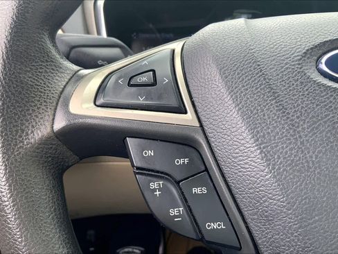 Used 2015 Ford Fusion SE image 24