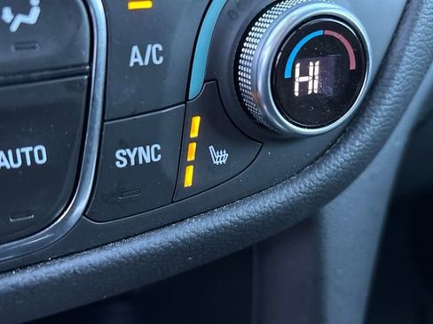 Used 2023 Chevrolet Equinox LT w/ Driver Convenience Package image 14