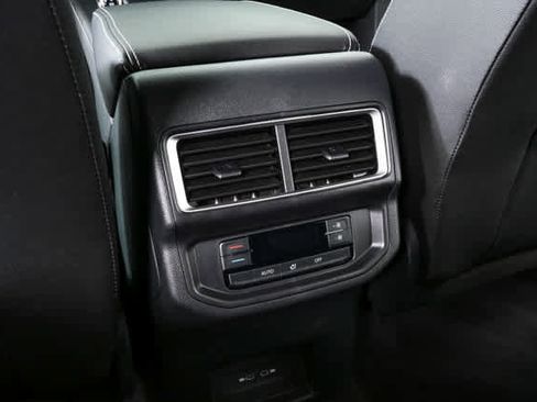 Certified 2025 Volkswagen Atlas SE image 20