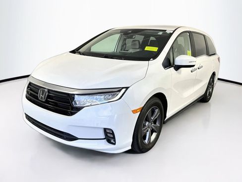 Used 2024 Honda Odyssey EX image 3