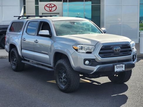 Used 2019 Toyota Tacoma SR5 AWD/4WD image 1