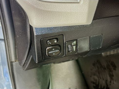 Used 2016 Toyota Corolla LE FWD image 10