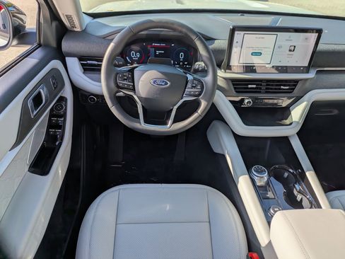 New 2026 Ford Explorer Platinum image 32