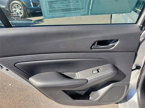 Used 2024 Nissan Altima 2.5 SV image 15