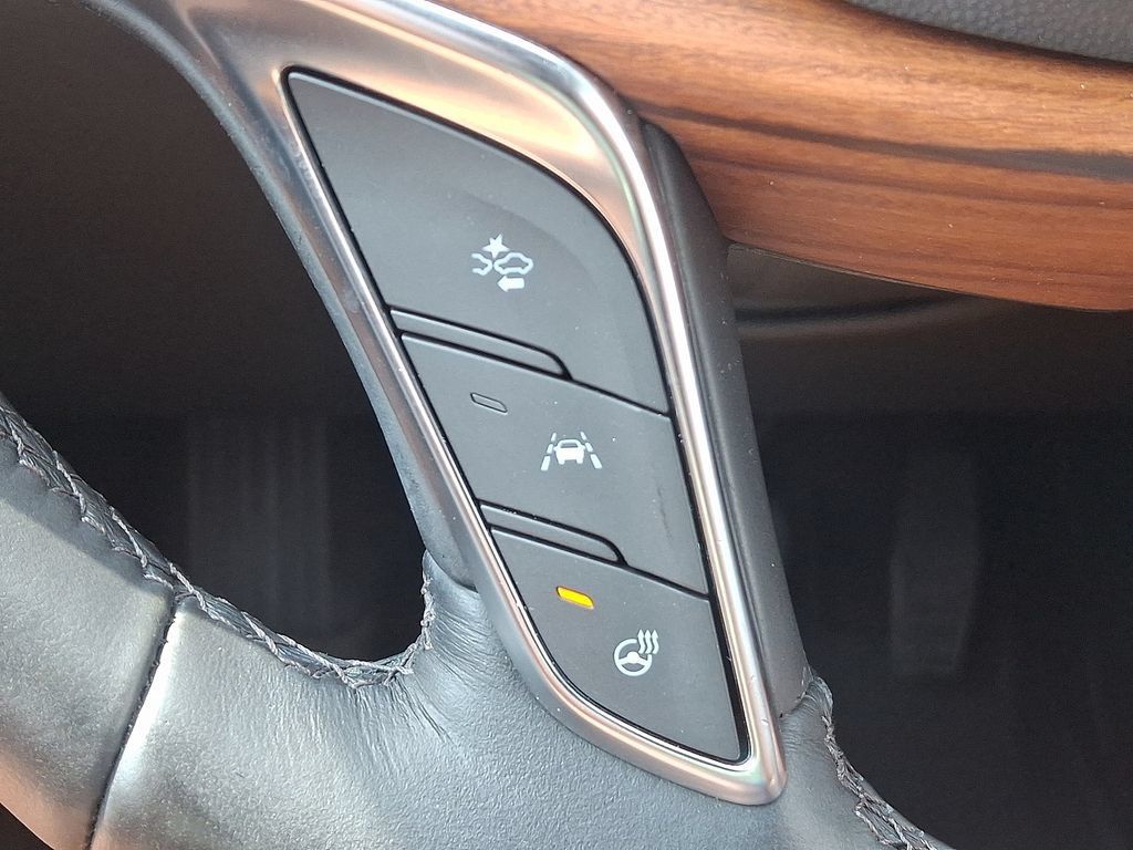 Certified 2024 Cadillac XT5 Premium Luxury w/ LPO, Floor Liner Package AWD/4WD image 24