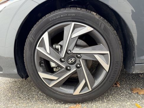 Used 2025 Hyundai Elantra Sport image 18