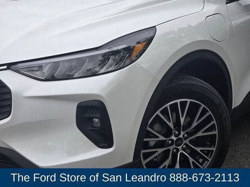 New 2025 Ford Escape SE image 11