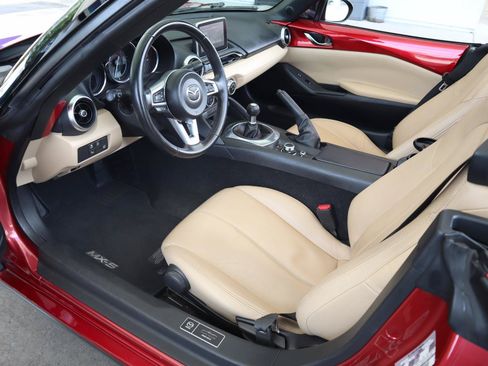 Used 2016 MAZDA MX-5 Miata Grand Touring RWD image 15