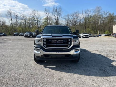 Used 2018 GMC Sierra 1500 SLT w/ Black Pack image 2