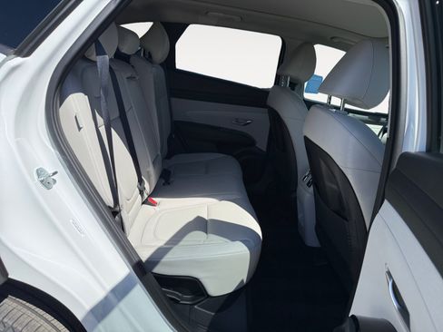 Certified 2025 Hyundai Tucson Limited AWD/4WD image 18