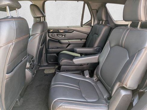 Used 2023 Honda Pilot TrailSport image 19