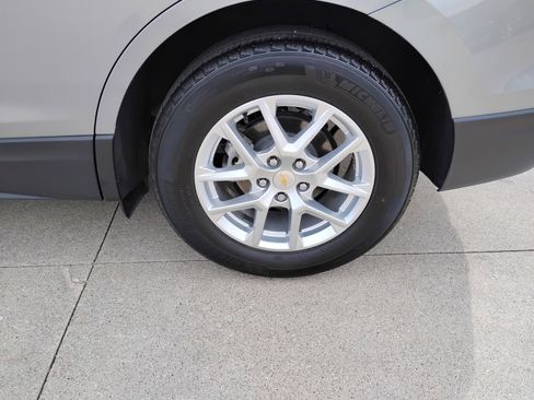 Used 2024 Chevrolet Equinox LT FWD image 24