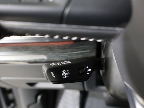 Used 2019 Audi Q8 Premium Plus image 28