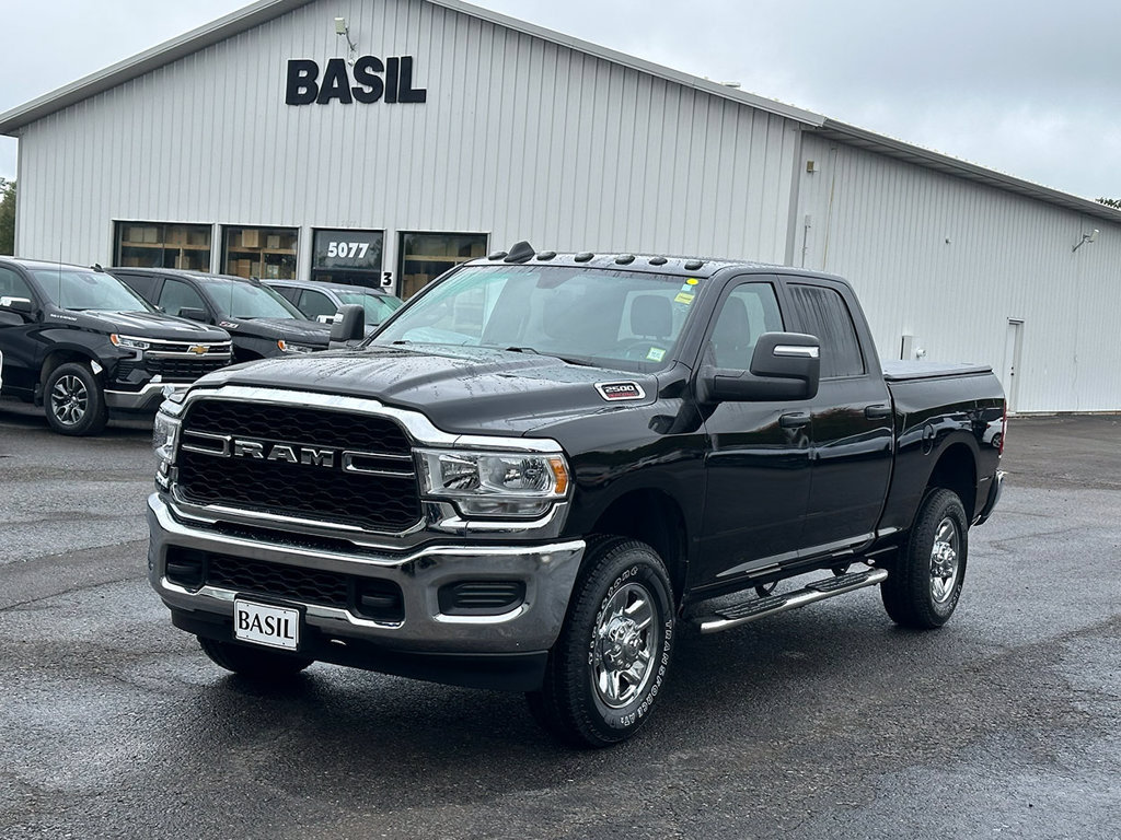 Used 2024 RAM 2500 Tradesman w/ Chrome Appearance Group AWD/4WD image 8