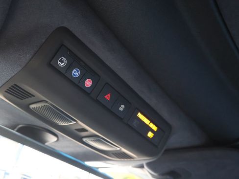 Used 2021 Chevrolet Corvette Stingray Premium Cpe w/ Z51 Performance Package image 41