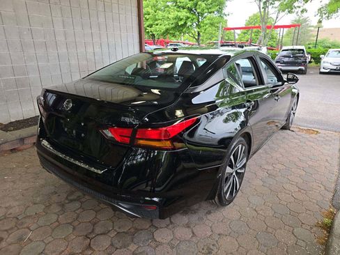 Used 2021 Nissan Altima 2.5 SR FWD image 3