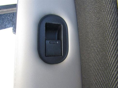 Used 2019 Honda HR-V LX image 32