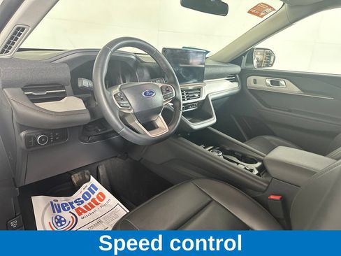 Used 2025 Ford Explorer Active w/ Active Comfort Package AWD/4WD image 17