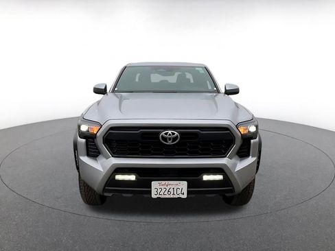 Used 2025 Toyota Tacoma TRD Off-Road image 4