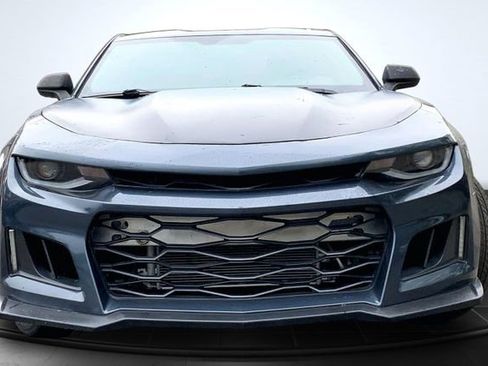 Used 2020 Chevrolet Camaro LT RWD image 3