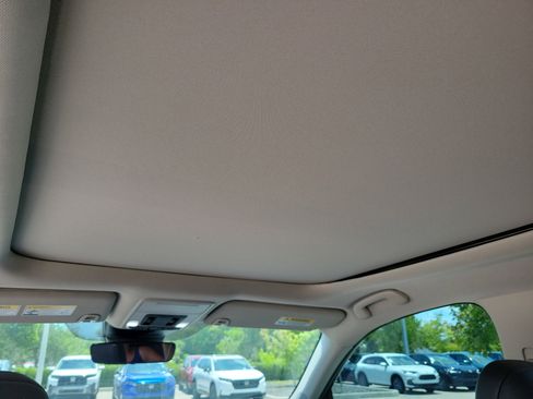 Used 2025 Honda Pilot Touring image 21