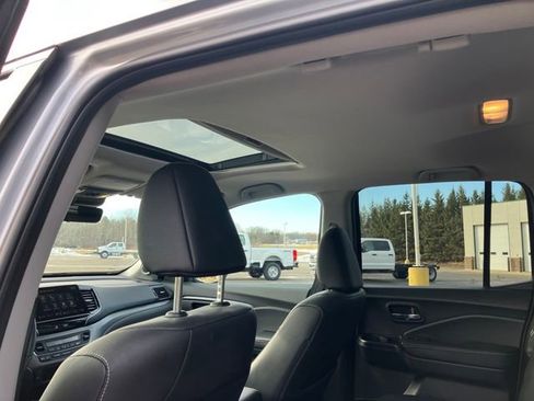 Used 2025 Honda Ridgeline RTL image 3