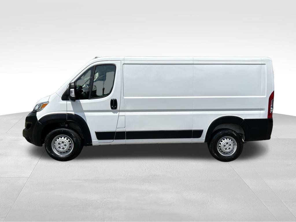 Used 2025 RAM ProMaster 2500 w/ Convenience Group FWD image 2