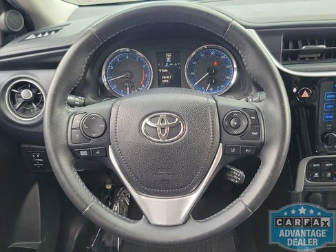 Used 2017 Toyota Corolla SE w/ SE Premium Package FWD image 22