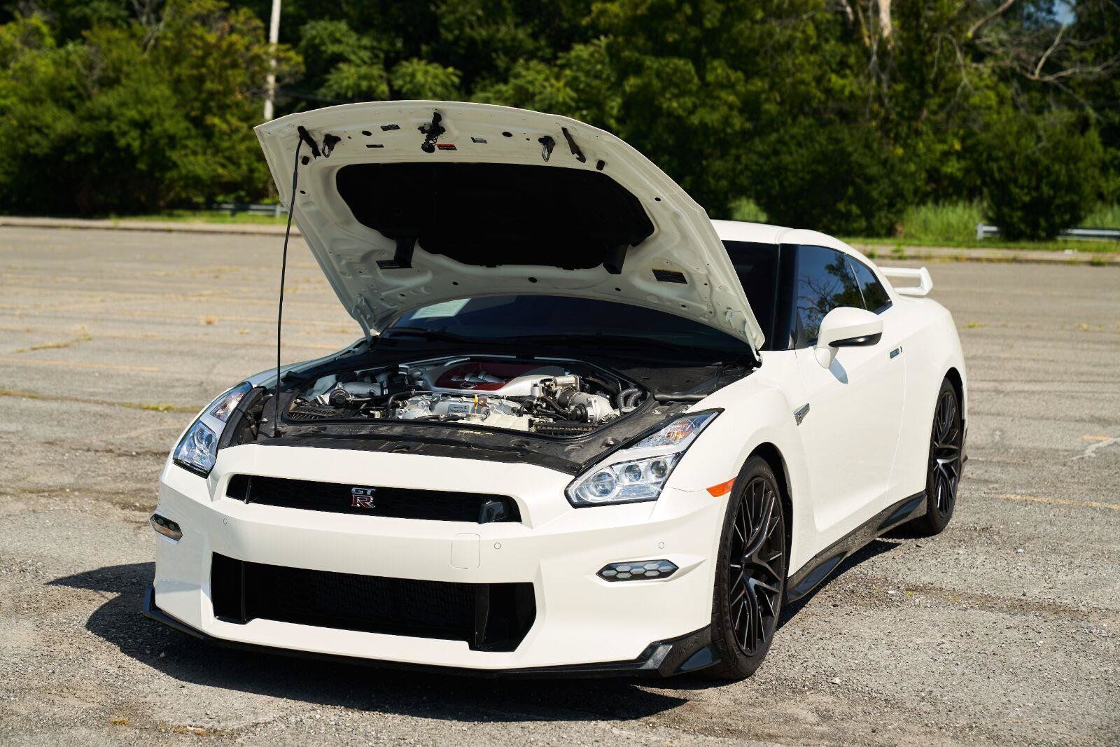Certified 2024 Nissan GT-R Premium w/ Premium Interior Package AWD/4WD image 45