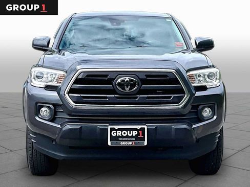 Used 2019 Toyota Tacoma SR5 AWD/4WD image 4