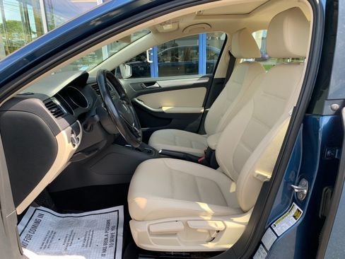 Used 2017 Volkswagen Jetta SE FWD image 8