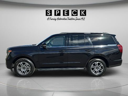 Certified 2025 Ford Expedition Active AWD/4WD image 2