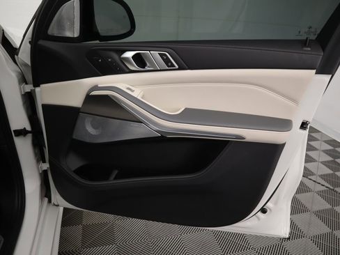 Certified 2024 BMW X7 M60i w/ Executive Package image 27