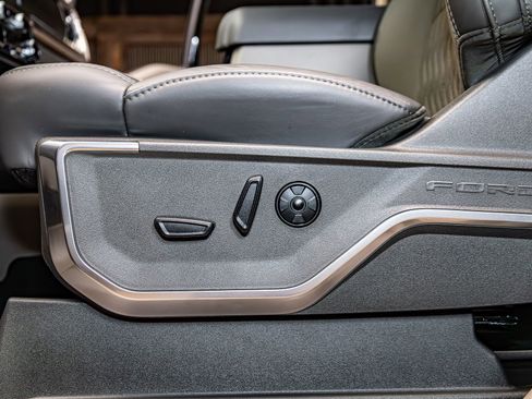 Used 2026 Ford F250 Platinum w/ Platinum Plus Package image 21