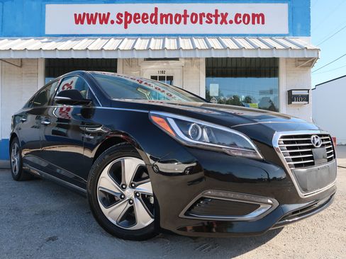 Used 2016 Hyundai Sonata Limited w/ Option Group 02 FWD image 2