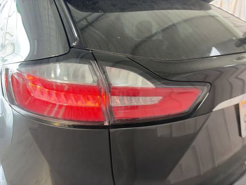 Used 2020 Ford Edge SEL w/ Convenience Package image 13