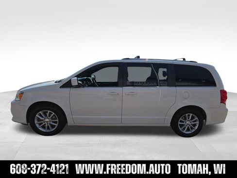 Used 2020 Dodge Grand Caravan SXT FWD image 3