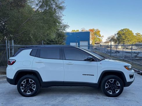 Used 2018 Jeep Compass Trailhawk image 4