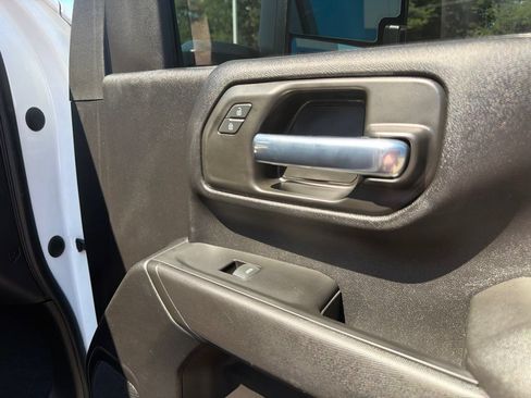 Certified 2022 Chevrolet Silverado 2500 Custom w/ Custom Value Package AWD/4WD image 33