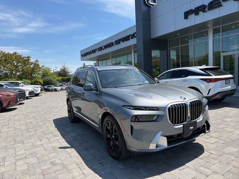 Used 2025 BMW X7 xDrive40i w/ Executive Package AWD/4WD image 3