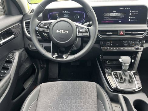 New 2026 Kia Seltos S FWD image 9