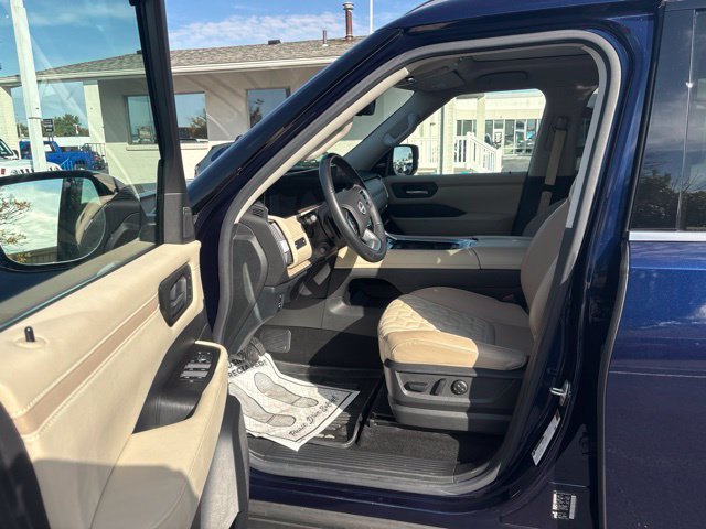 Used 2025 Nissan Armada Platinum AWD/4WD image 5