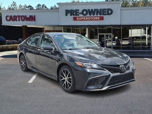 Used 2023 Toyota Camry SE FWD image 1