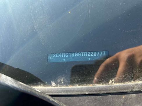 Used 2026 Chrysler Pacifica Select FWD image 18