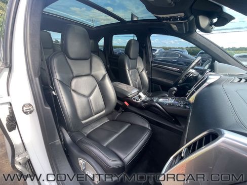 Used 2016 Porsche Cayenne GTS w/ Premium Package Plus AWD/4WD image 39