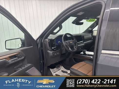 Used 2024 Chevrolet Silverado 1500 High Country w/ Technology Package image 9
